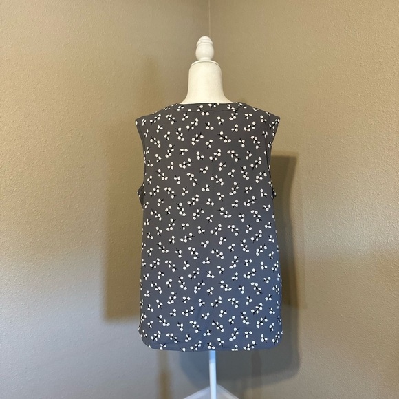 Anne Klein Floral Sleeveless Grey Blouse - Picture 7 of 8